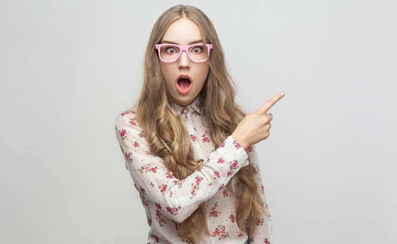 cara de sorpresa de una chica