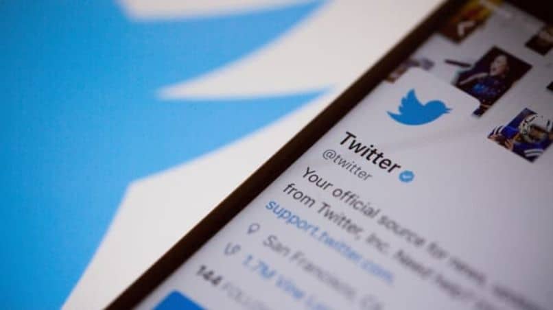 ingresa cuenta twitter para fijar chat