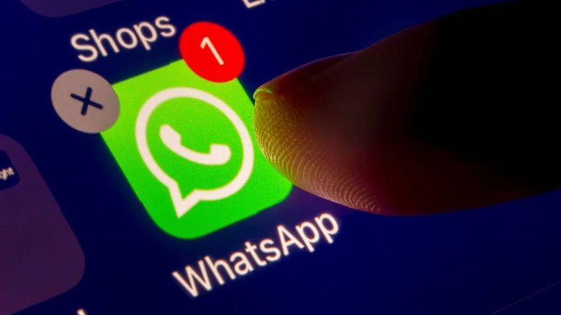 ingresa a la aplicacion para destacar mensajes de whatsapp