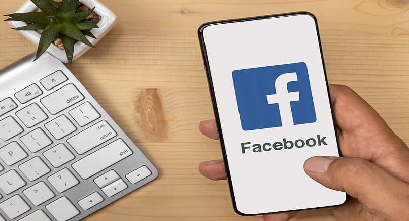 usuaria creando cuenta facebook pay