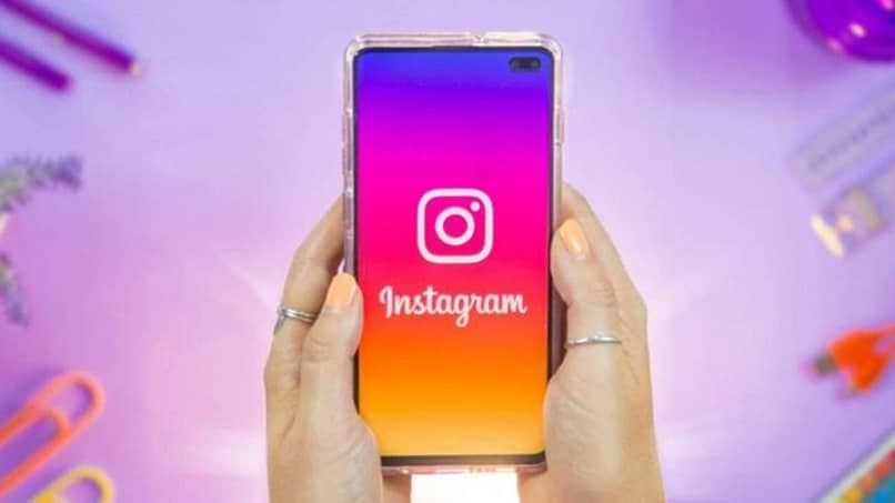ingresa aplicacion instagram para colocar flechas 