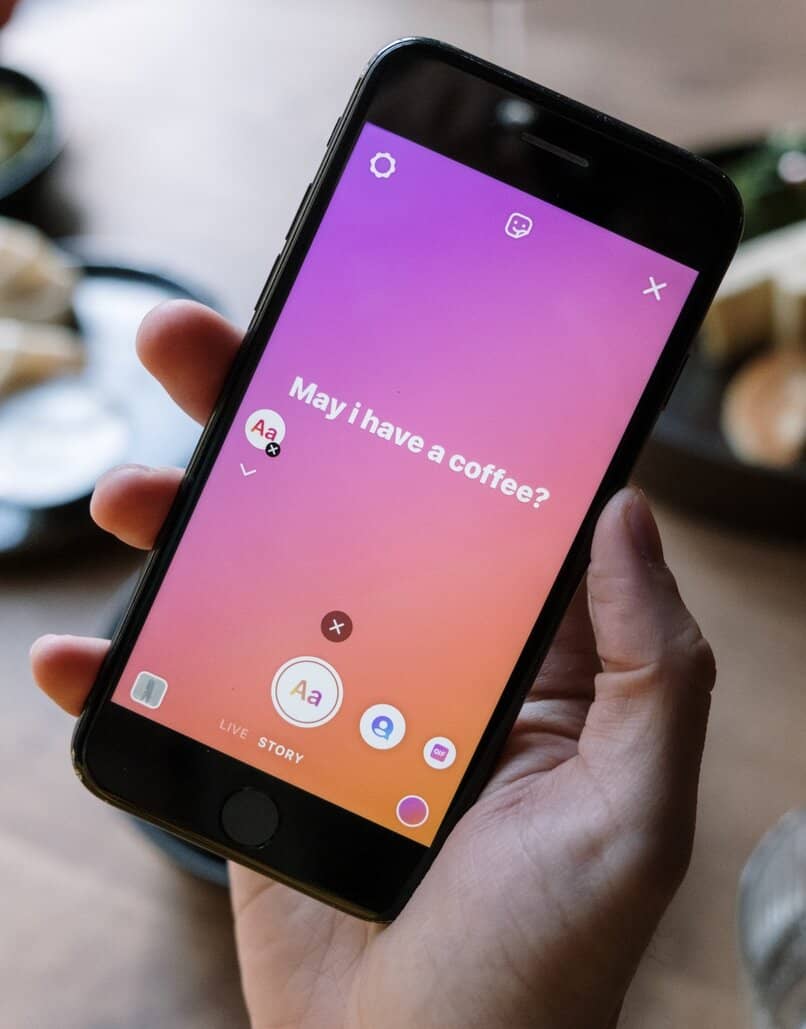 historia de instagram en un smartphone