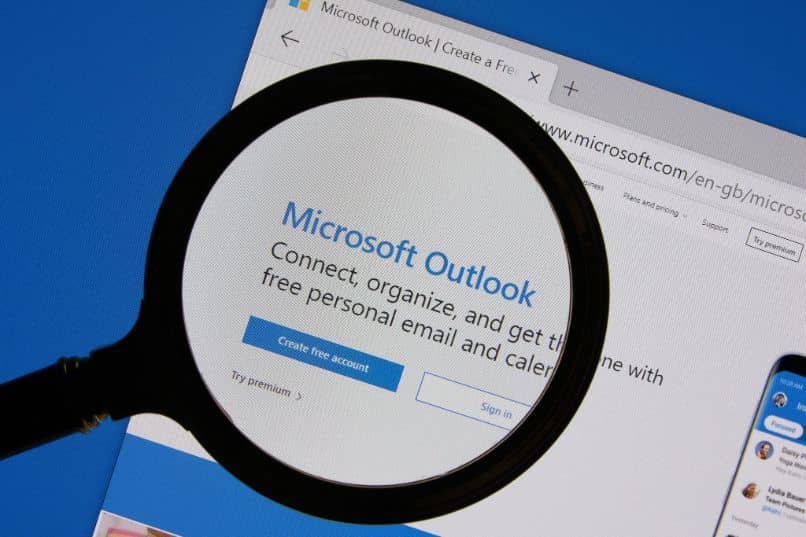 pagina de outlook con lupa encima