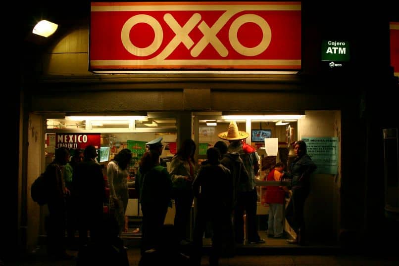 de que trata oxxo y como es su sistema de cadenas 