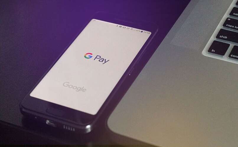 telefono abriendo aplicacion de google pay