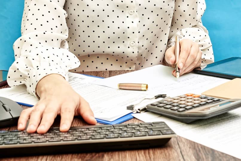 usar los bloques de notion los widgets y las otras herramientas