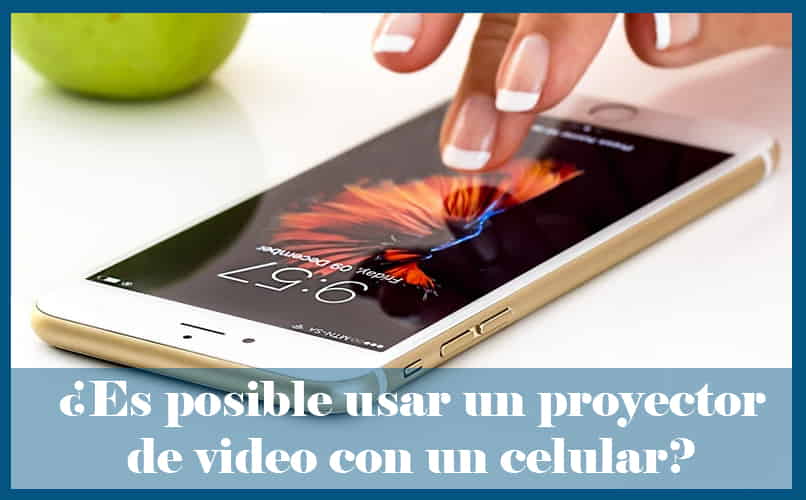 usar un smartphone en un proyector de video