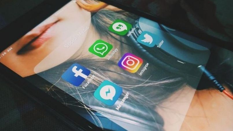 aplicaciones de interaccion instagram y whatsapp